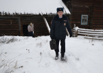 Майор Карачин знает всех своих односельчан в лицо. Фото: Людмила Дмитриева - Медиацентр Мой район
